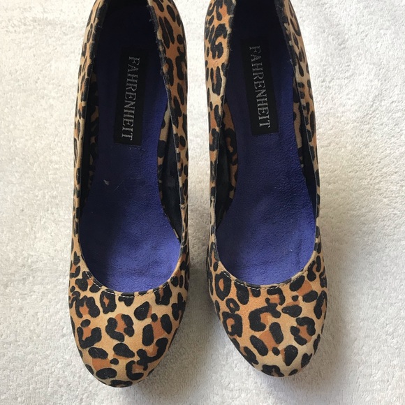 SOLDLeopard  Beige and Black High Heeled Pumps - Picture 7 of 8